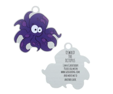 Oswald The Octopus violetter Geocaching Travel Tag