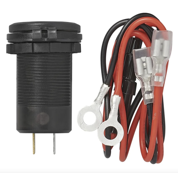 USB-Einbausteckdose mit Kabelsatz und Sicherungen für den Einbau