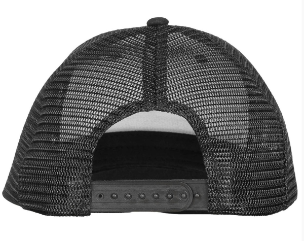 Detailansicht MFH-Stern auf der Front einer Trucker Cap für Outdoor Fans